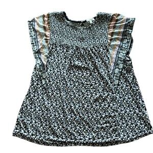 Maurices floral knit top. Smocked and ruffled sleeves.  1X